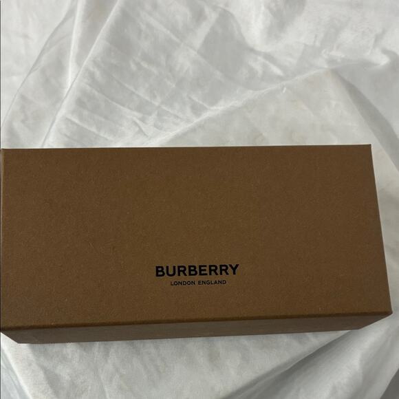 New Burberry Dark Grigio Sunglasses - With Tags Original Box and cloth